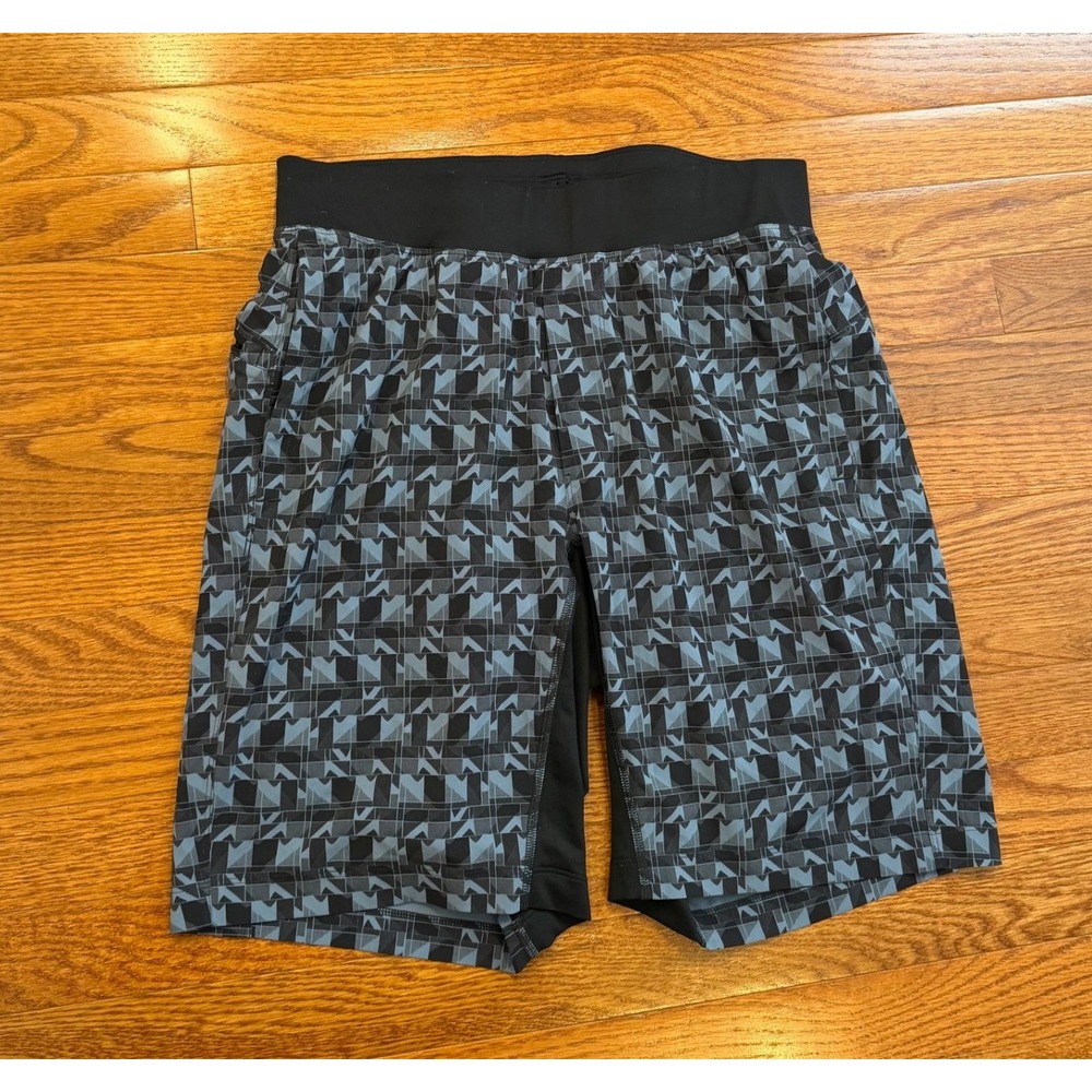 Lululemon T.H.E.‎ Shorts 9" Lined Mens Medium Blue Black Geometric Athletic Gym